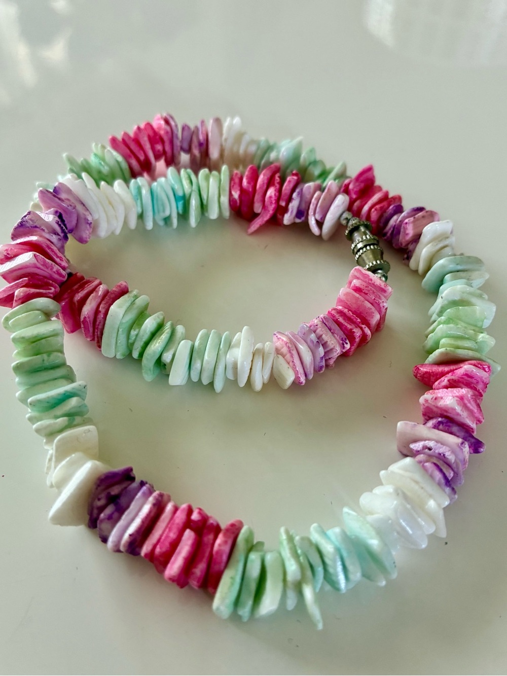 Multicolor Shell Chip Stretch Bracelet - Pink, Green, Blue, Purple & White